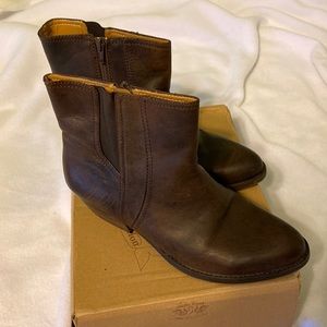 Nine West booties - like new!